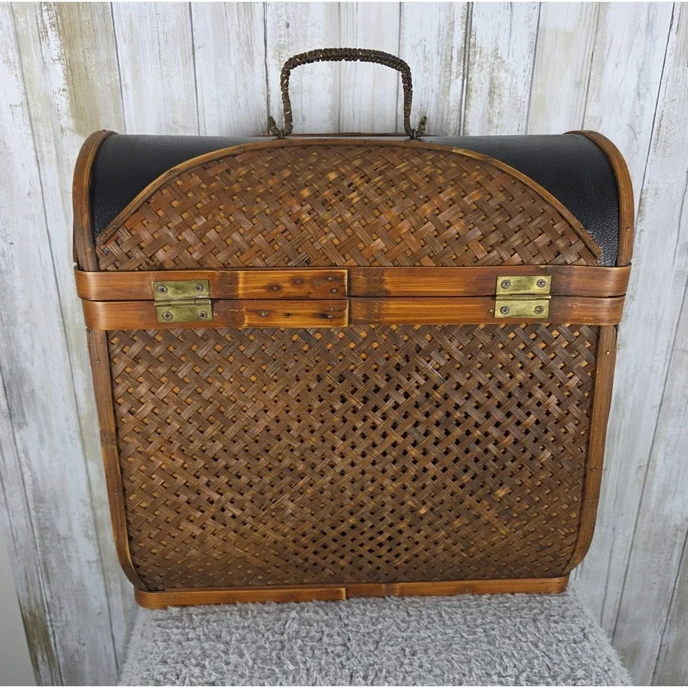 The Unbranded Brand vtg woven